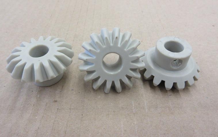 KEGELZAHNRAD  CS-04-99  Innen DM  12mm