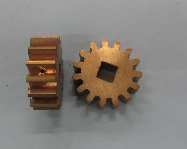 Zahnrad / G-Ni-Al-Bz-F50  Z=15 M=1,5 v=10