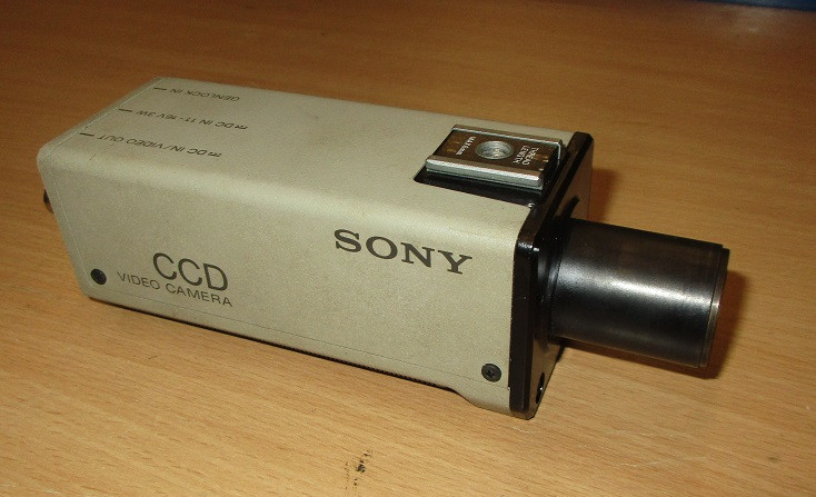 Sony CCD Video Camera, Model AVC-D5CE