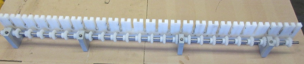 Transportrollenträger mit Metallverstärkung und Antriebswelle 121 cm