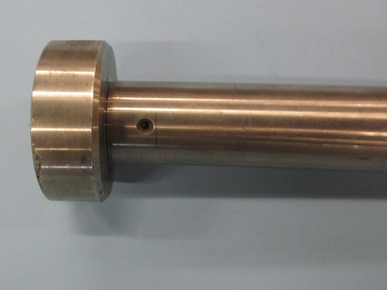 Antriebswelle für Bürsten mit Flansch L=21 cm