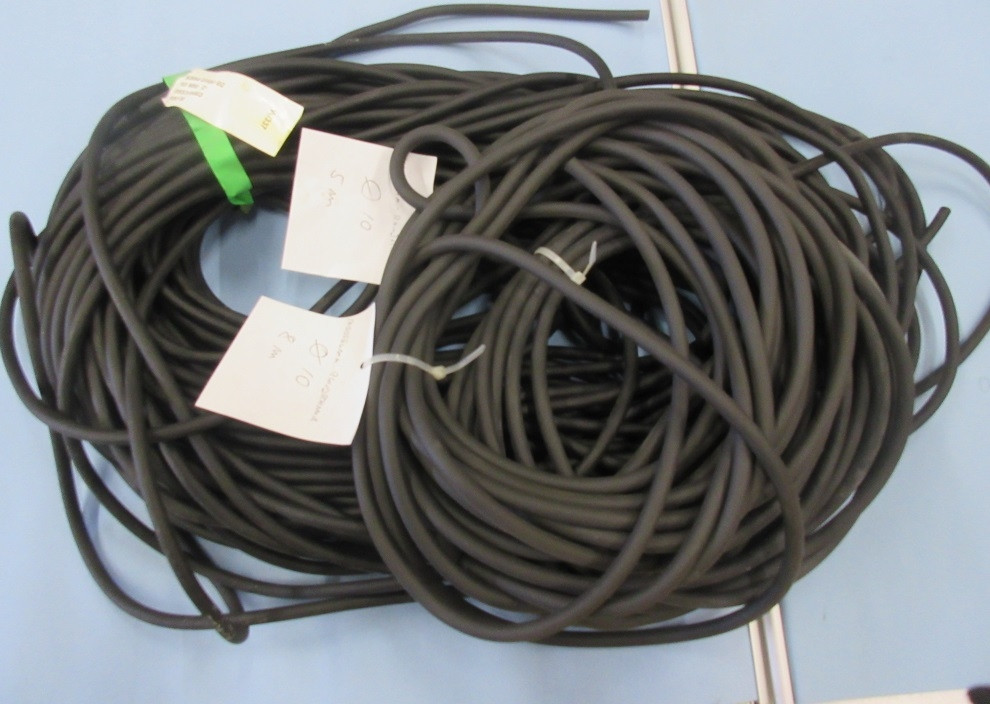 Moosgummi Rundschnur/ schwarz / 10 mm/ Preis pro m