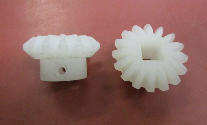 Kegelrad/PVDF/Z016 M=2,5 V=11 vierkant