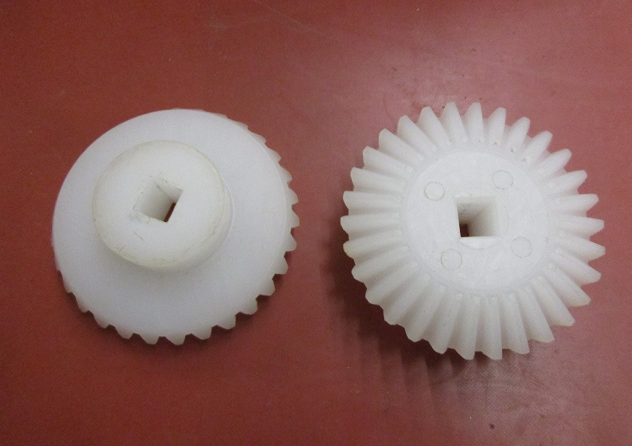 Kegelrad/PVDF/Z=30 M=2,5 d=10x10