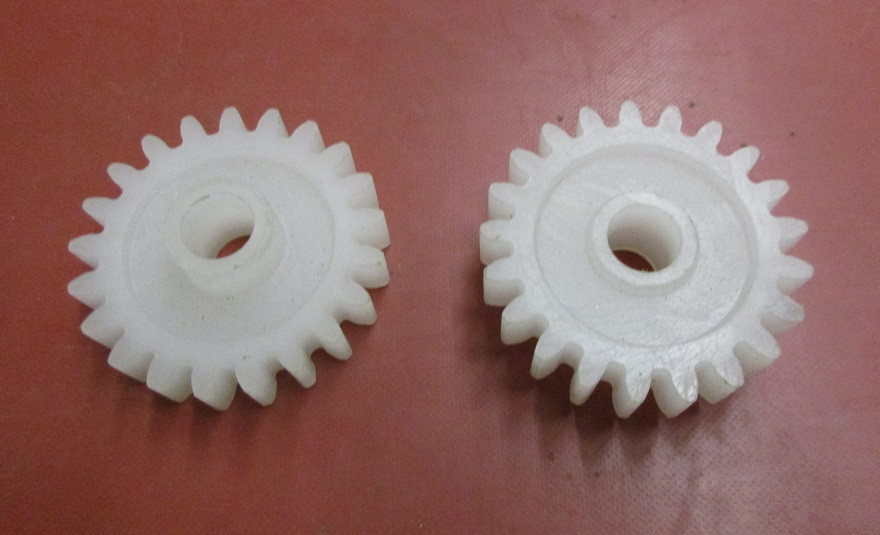 Stirnrad/PVDF/Z=21 M=2,0 d=10 D=45