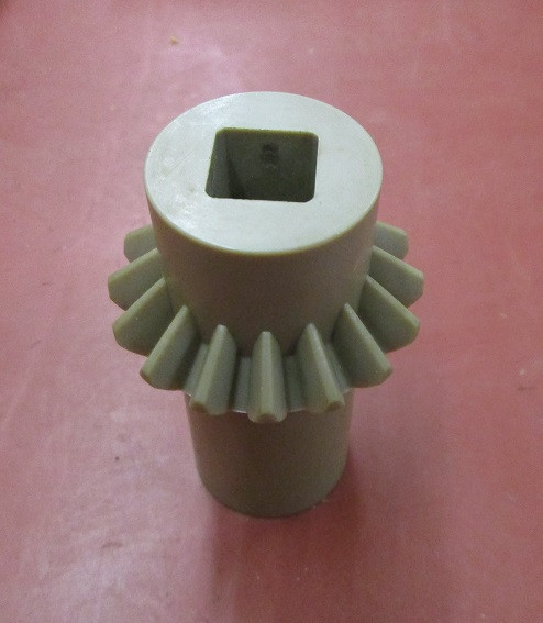 Kupplung/PEEK/Z=16M=2,5 L=65 D=27 Vierkant