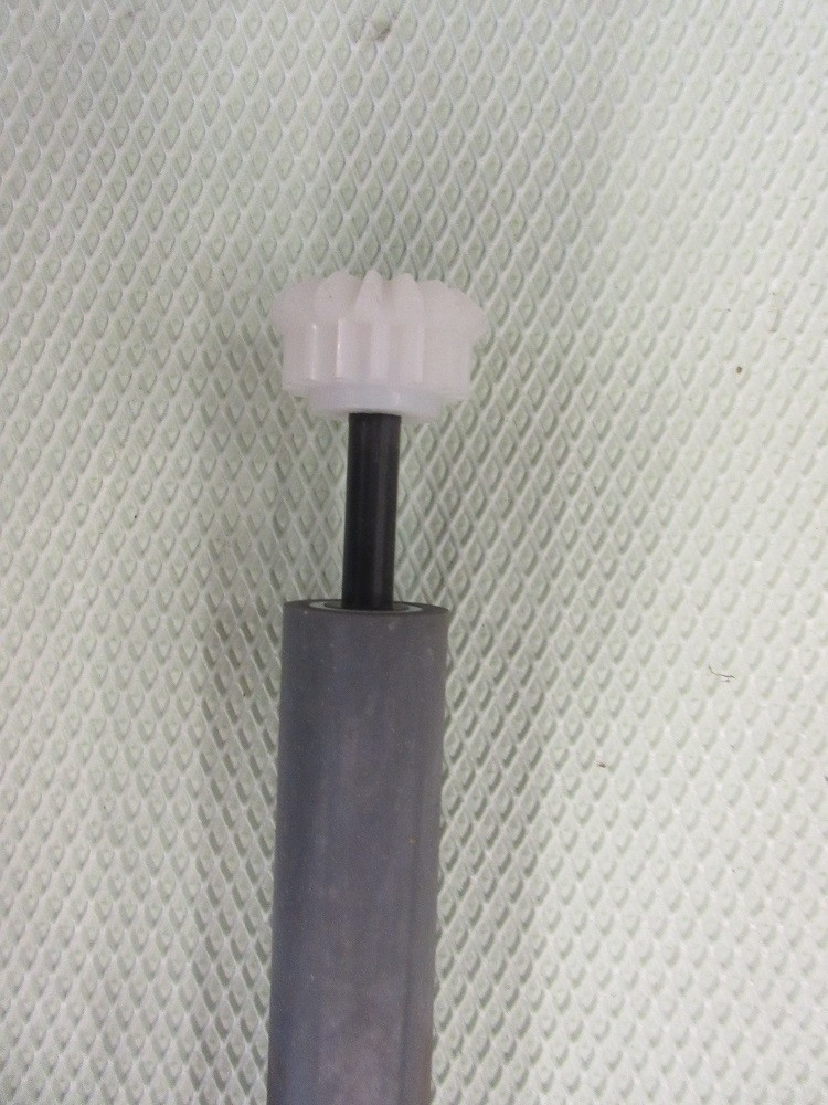Transportwalze   neu   d=10 mm D= 32 mm KPWU/065/25%K/EPDM  mit Stirn und Antriebsrad 