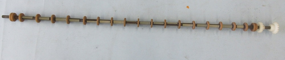 Transportwelle     Titan   d=10 mm D 32 mm  PVC   L:935 mm   Zustand neuwertig 