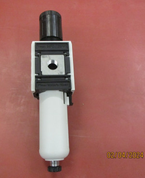 Futura Filterregler G 3/8 ", Artikel Nr: FR 382 F ,mit Manometer ,  Fa. Landefeld - N E U -