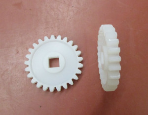 Stirnrad/Pill d= 10 mm  vierkant  Z = 25 - N E U 