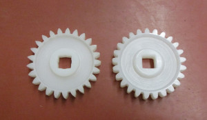 Stirnrad/PVDF/Z=25/M=8/D=10 vierkant - PILL -